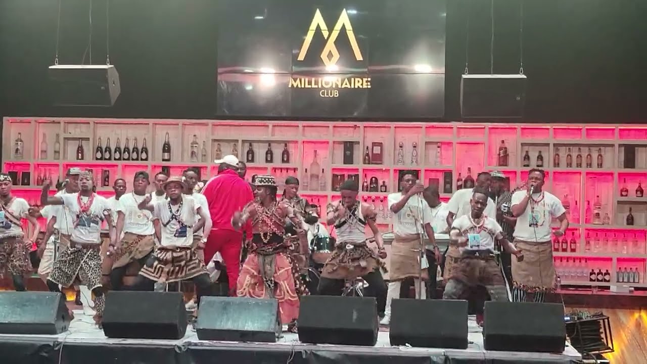 Kadiyoyo Concert  Le Millionnaire Club (Extrait 2)