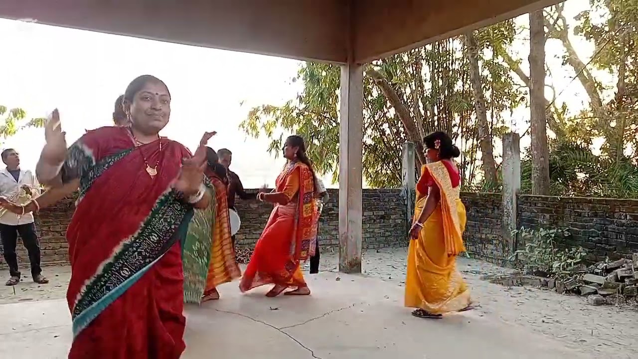 সবাই মিলে সোহাগ পানির জল আনতে গেলাম 🥰🥰🥰
