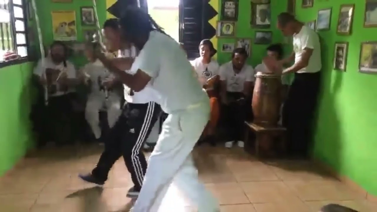 Homenagem, Fernando, Prof. out. 2025, Apresentado no Tr&ecirc;s Dias Respirando Capoeira Angola, Evento.