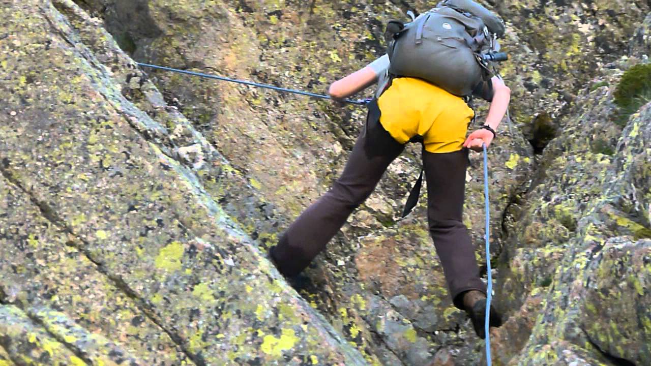 RAPELANDO EN EL MIDI DE OSSAU. EN EL PRIMER PASO  2013(2)