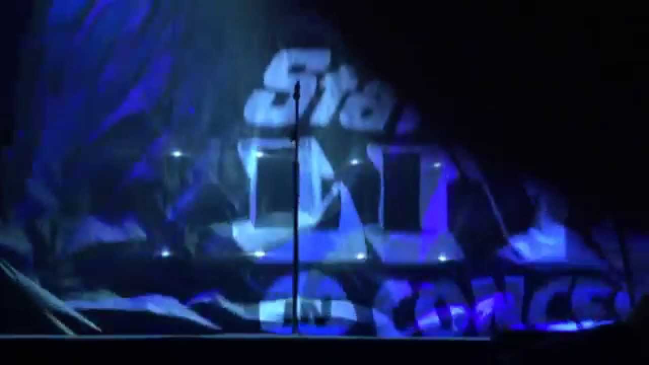 Status Quo Caroline - front row - Liverpool Echo Arena - 6th December 2014