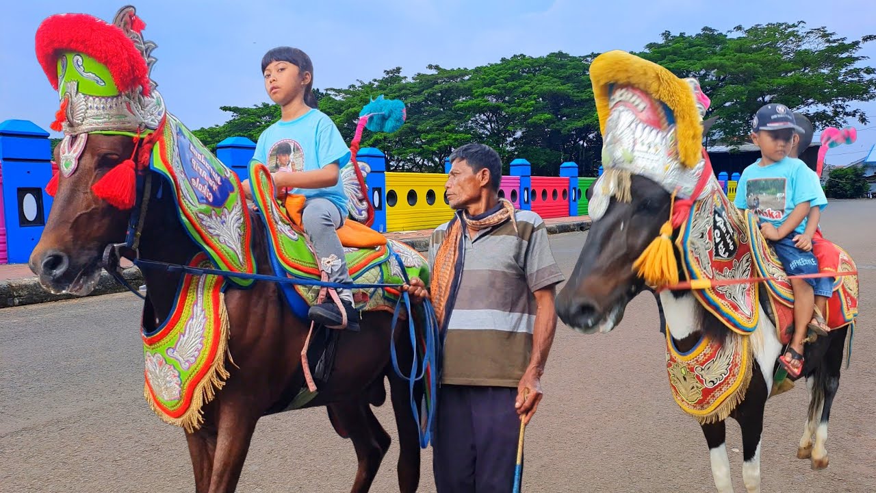 Naik Kuda Renggong versi Sholawat Rahmatun Lil' Alameen ~ Arak arakan kuda Joget sumedang