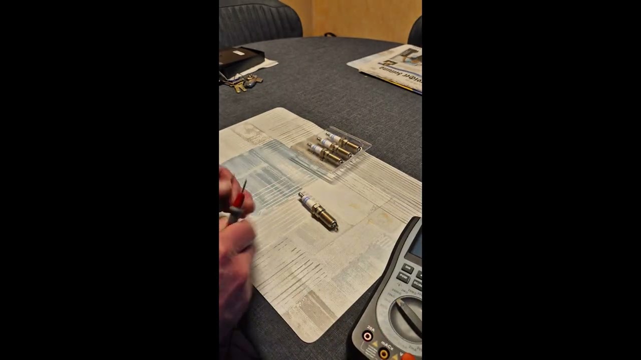 Zündkerzen testen und checken, ob es originale oder nachgemachte sind.