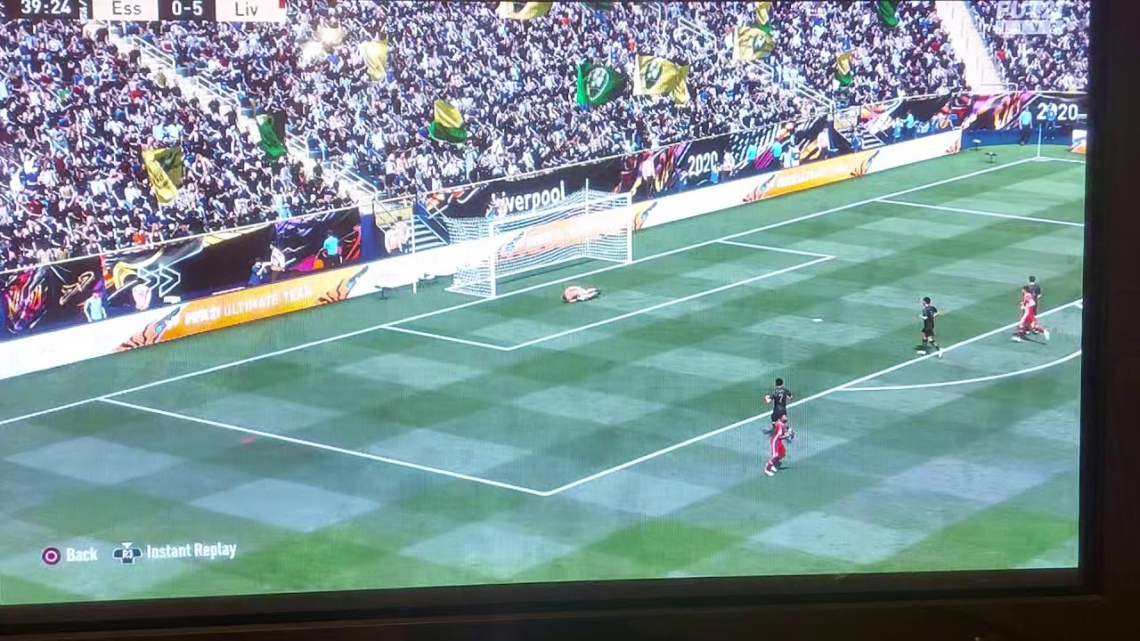 Firmino Snipes the ball in to the net in Fifa 21 Ultimate team