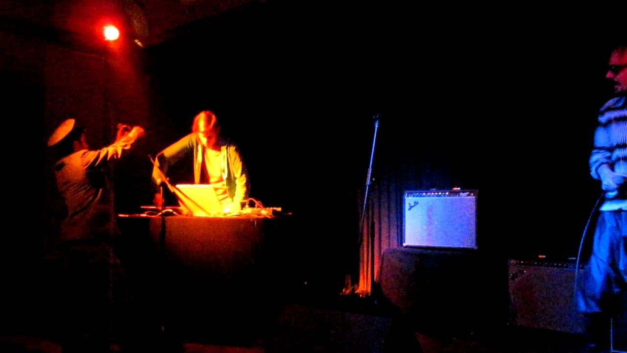 Elektro Willi und Sohn - Technofieber feat. Michi