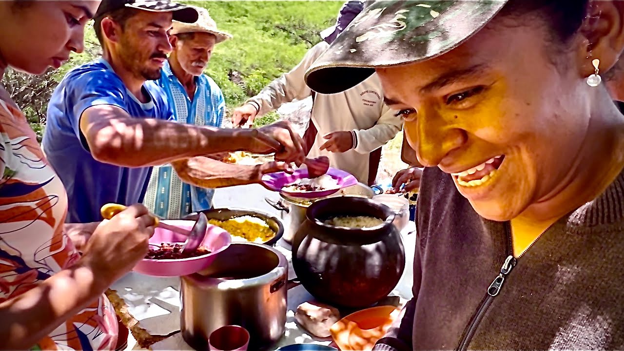 ALMOÇO NA ROÇA, CONSTRUÇÃO DA CASA DE PAULINHA, COMUNIDADE SANHARÓ 