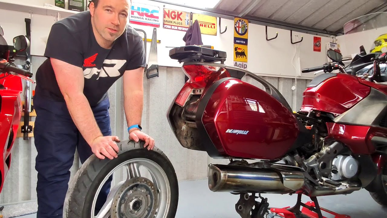 Honda Deauville NT700v Rear Wheel Removal
