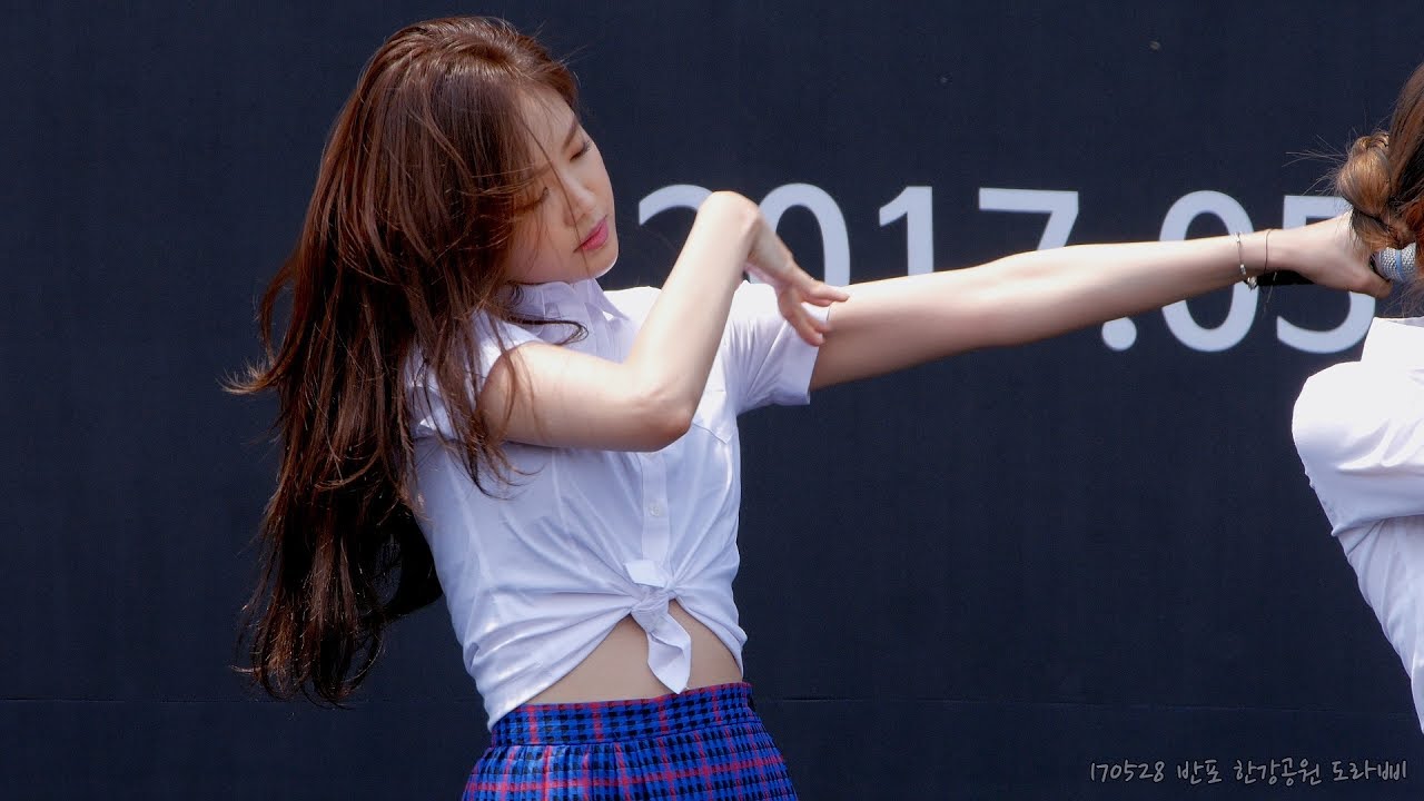 [4K] 170528 에이핑크 손나은 'LUV (러브)' 직캠 by 도라삐 @ 메르세데스-벤츠 기브앤 레이스(GIVE 'N RACE),반포 한강공원