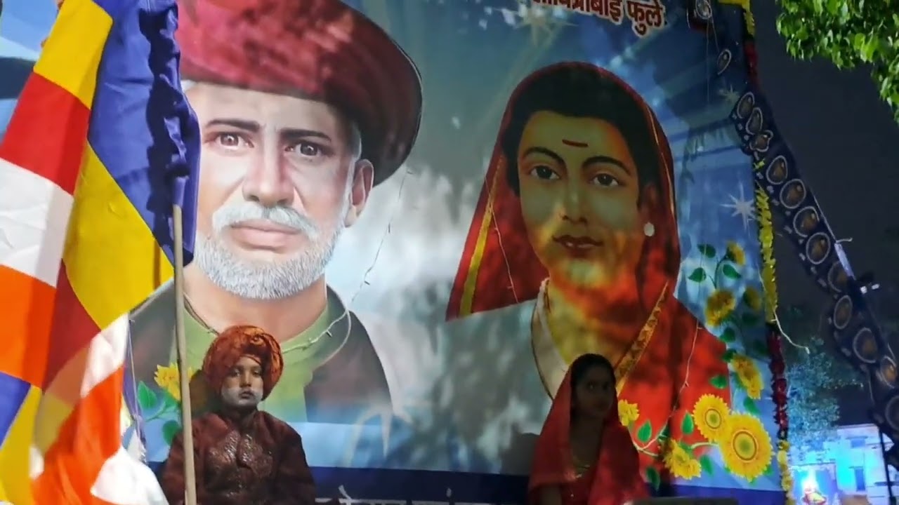 खुर्जा नगर मे बाबा साहब डॉ अम्बेडकर जी की जयंती पर निकली विशाल शोभा यात्रा जिसमे उमड़ा जन सैलाब