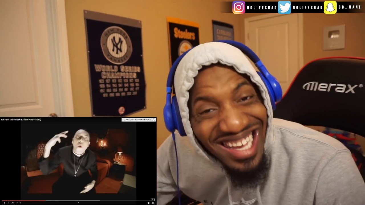 REACTING TO EMINEM 