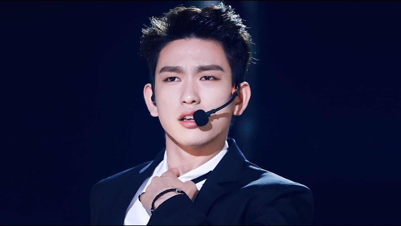 JINYOUNG (Park JinYoung, GOT7) - Sexy Moments