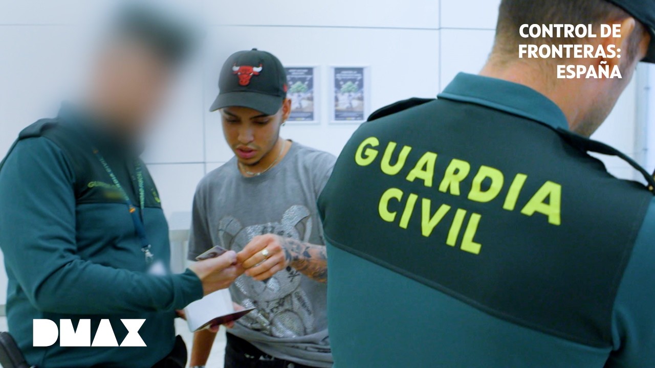 🚨Dijo que era un recuerdo&hellip;era un arma prohibida👮&zwj;♂️ NUEVA TEMPORADA de 👉Control de fronteras: Espa&ntilde;a