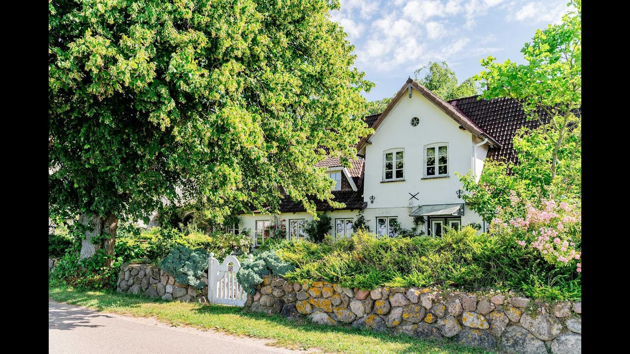 Resthof mit Nebengebäuden in Angeln (Schleswig-Flensburg) in Alleinlage zum Verkauf.