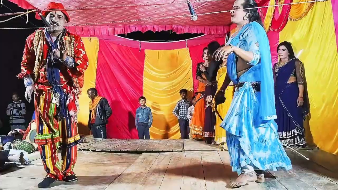 उत्तर प्रदेश का Desi arkestra dance full कमर तोड़ डांस।  Bhojpuri arkestra nautanki 