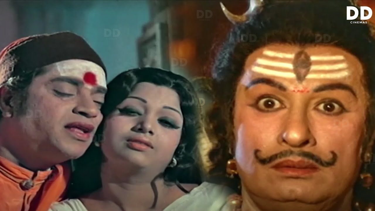 என் டா நாயே கோவில்குள்ள என்னடா பண்ணிக்கிட்டு இருக்கா  MGR Scenes #mgr