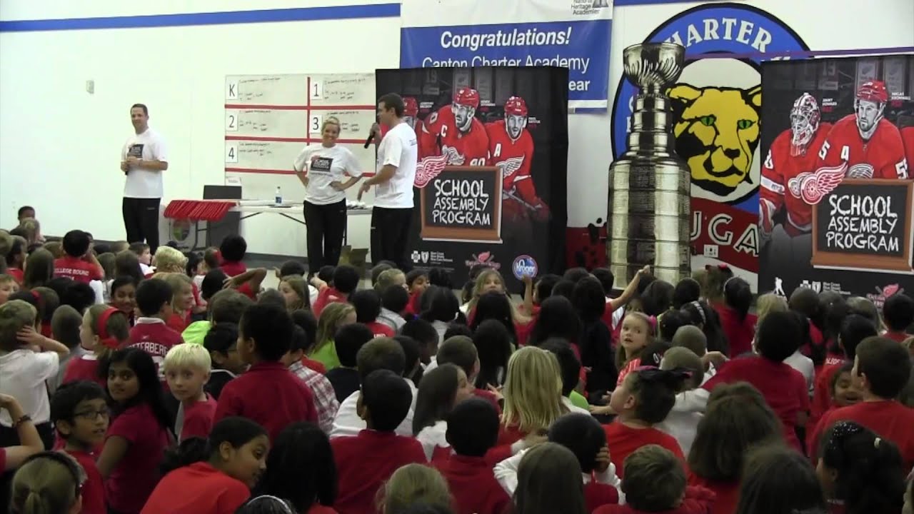Программа Detroit Red Wings School Assembly, организованная совместно с BCBSM и Kroger.