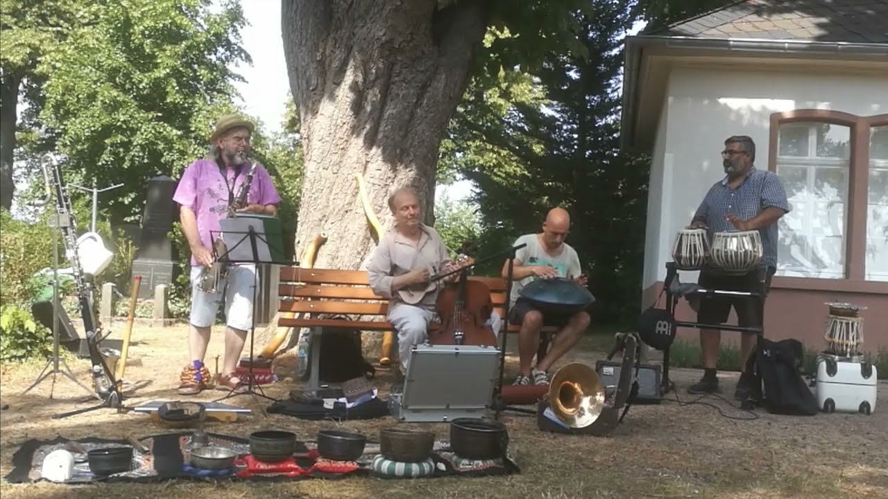 Fredi Alberti ukulele,Eberhard Emmel sax;Thomas Wilhelm hang,Rajesh tabla *Live