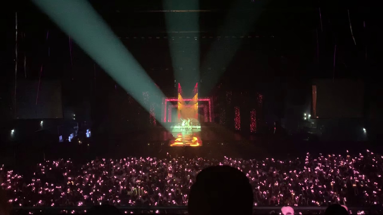 BLACKPINK - Playing with Fire in Amsterdam