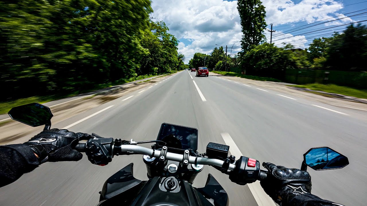 SLOW RIDE 🥱 | AKRAPOVIC YAMAHA MT-07 2025