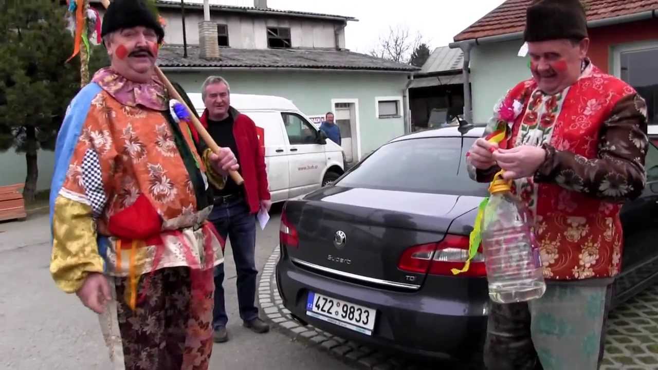 BÁNOV-Jedinečné pondělní fašankové chození s JURŮ A CEPEM, dvojicí píšťaláků a zpěváky ze sboru 1.