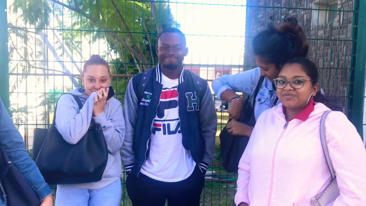 Réactions des candidats après le Bac de philo 2019 / Lycée Roland Garros au Tampon