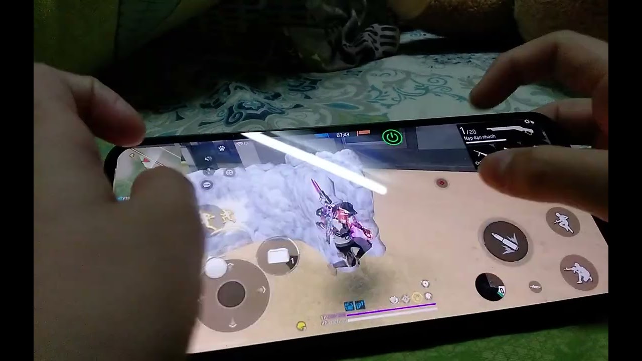 Show thao tác tay trên điện thoại mới.