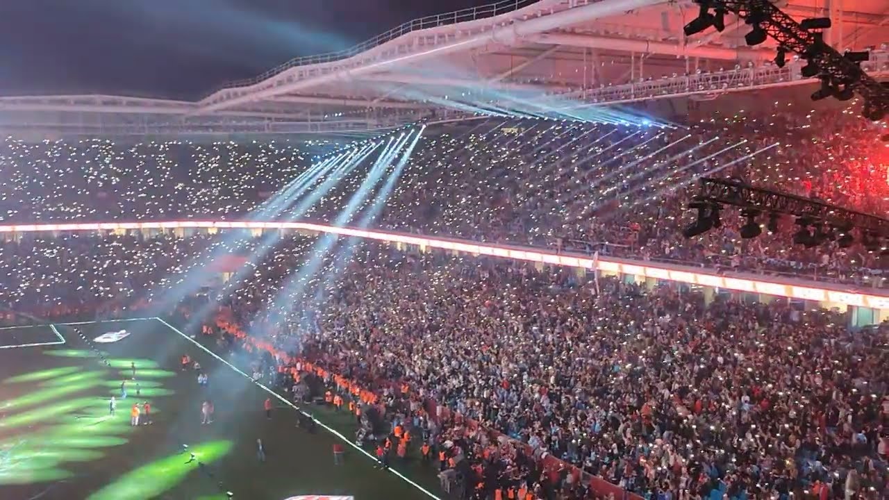 Demet Akalın - Kulüp | Trabzonspor stadı