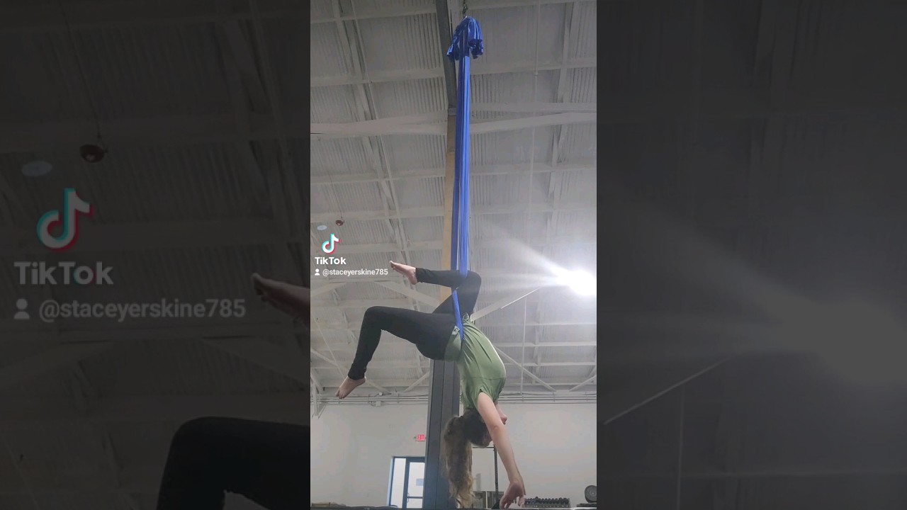 I love this sequence! 😊 #shorts #short #shortsvideo #shortsfeed #aerial #aerialsilks #aerialsilk