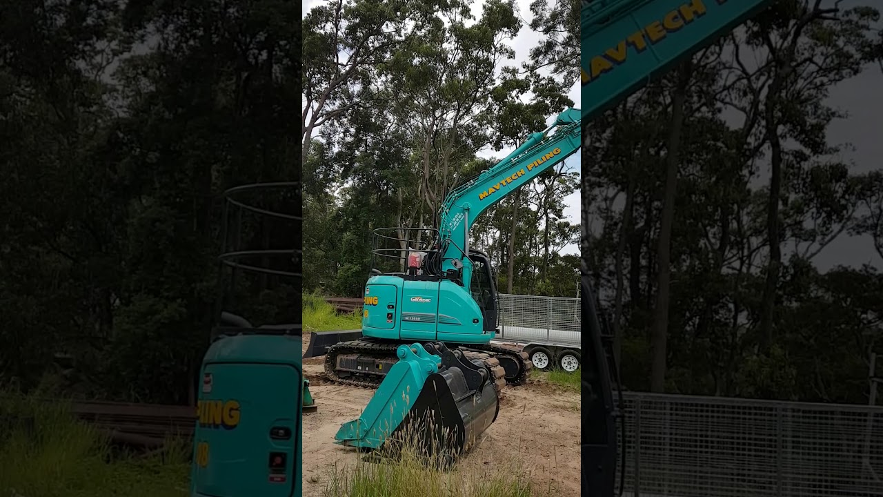 Mavtech sheet piling. New 14 tonne pile driver