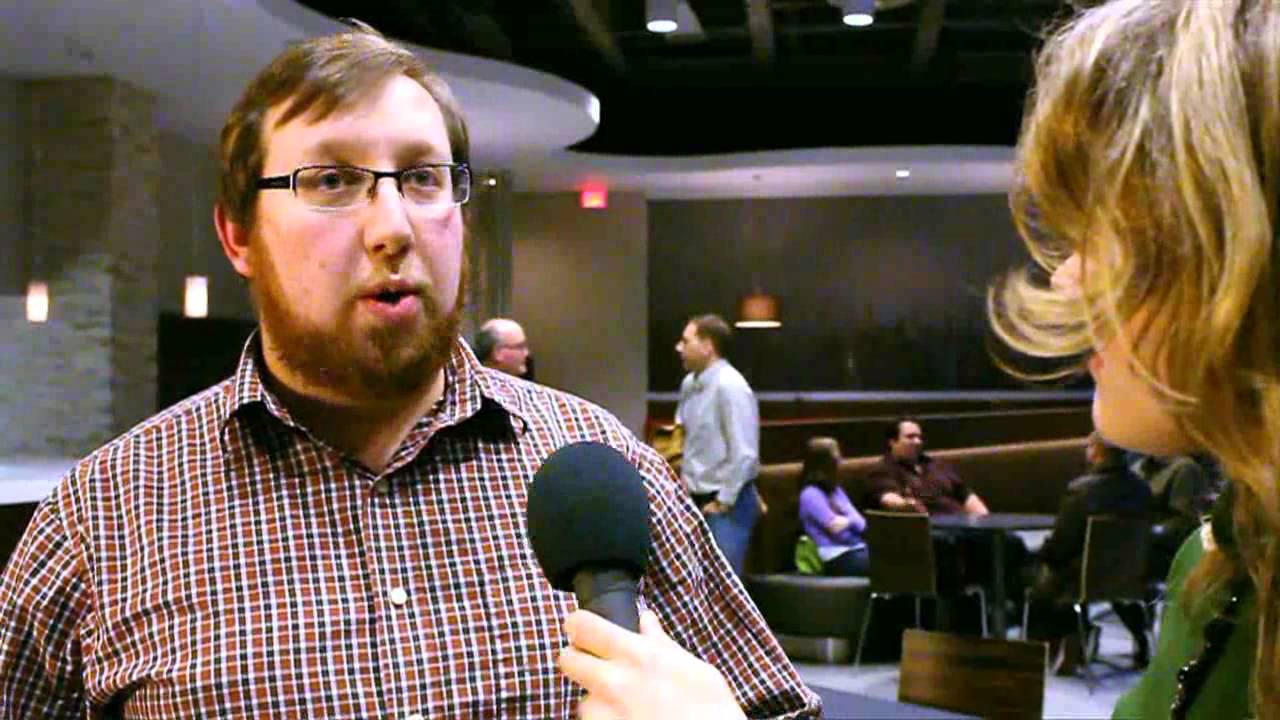 Matt Grande speaking at DemoCamp about HamOntFire