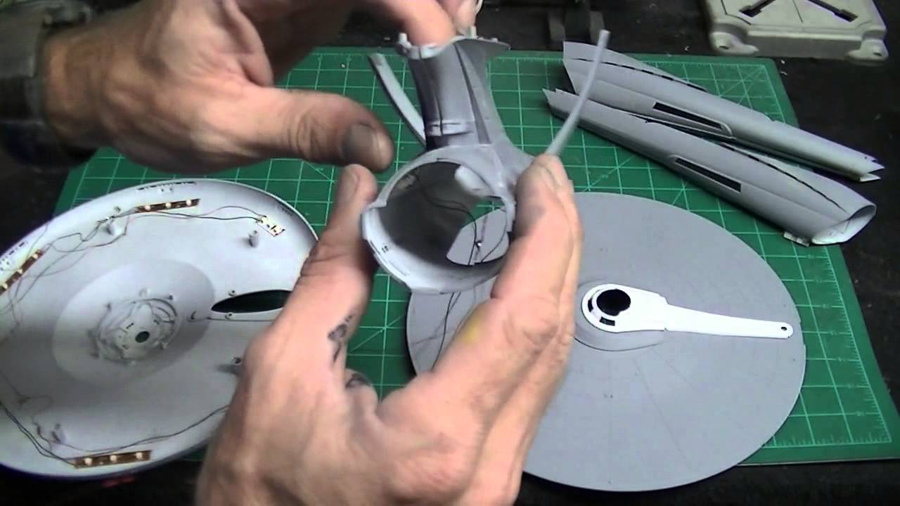 Revell 1/500 Scale STAR TREK Into Darkness U.S.S. Enterprise Buildup PT 1