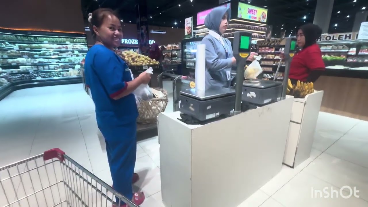 Hari ketiga kita jaga Bapak di rs dan hari ini kita belanja ke suzuya lagi#adayinmylife 