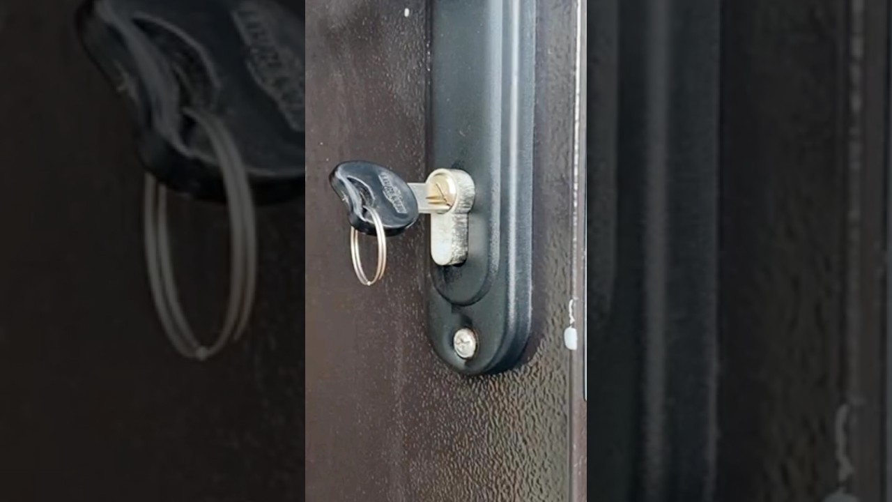 🔑 Key Stuck in Lock? Try THIS Simple Fix!