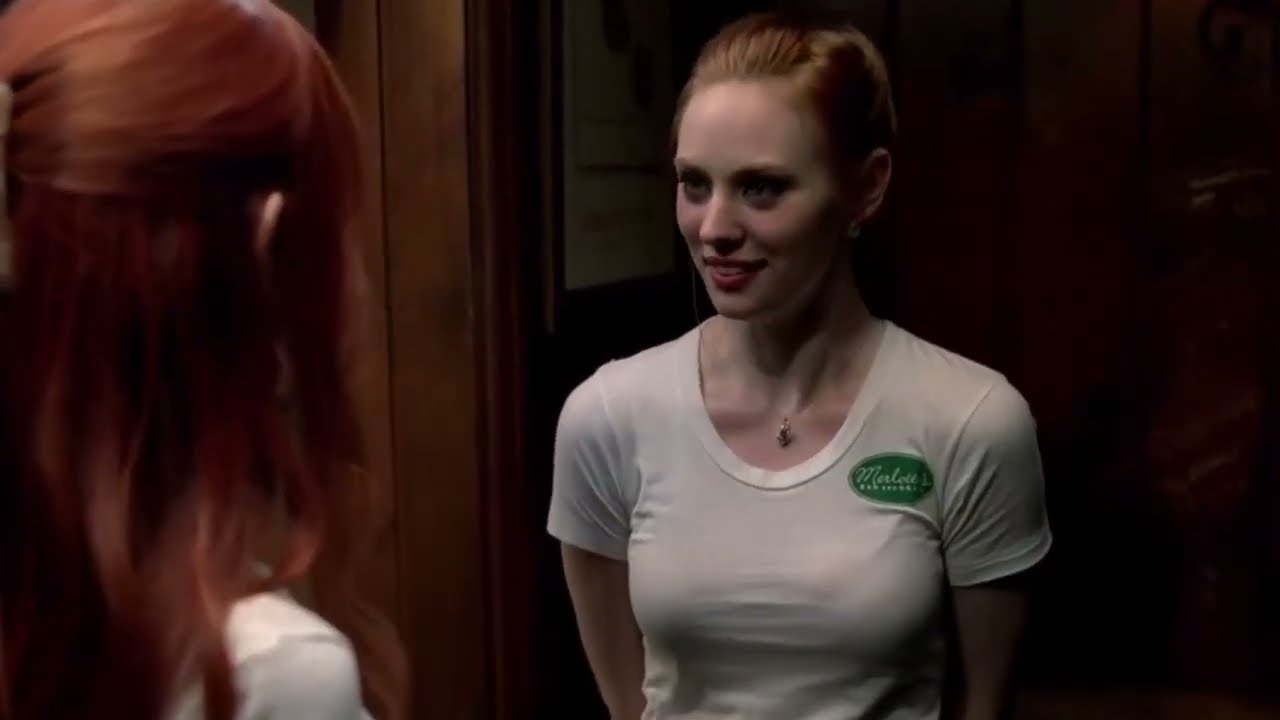 Jessica Helps Arlene Deal with a Customer