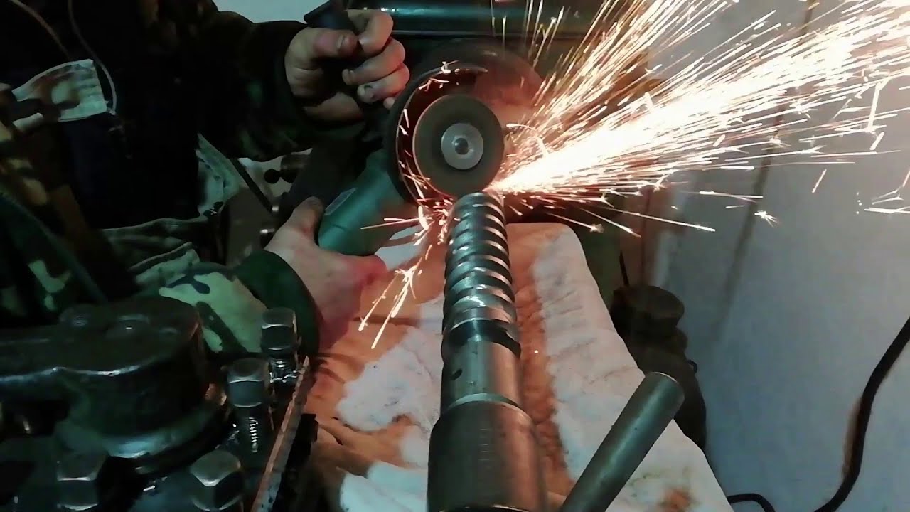 Нарезаю винт (ШНЕК)  на маслопресс. Проверка токарного станка.
