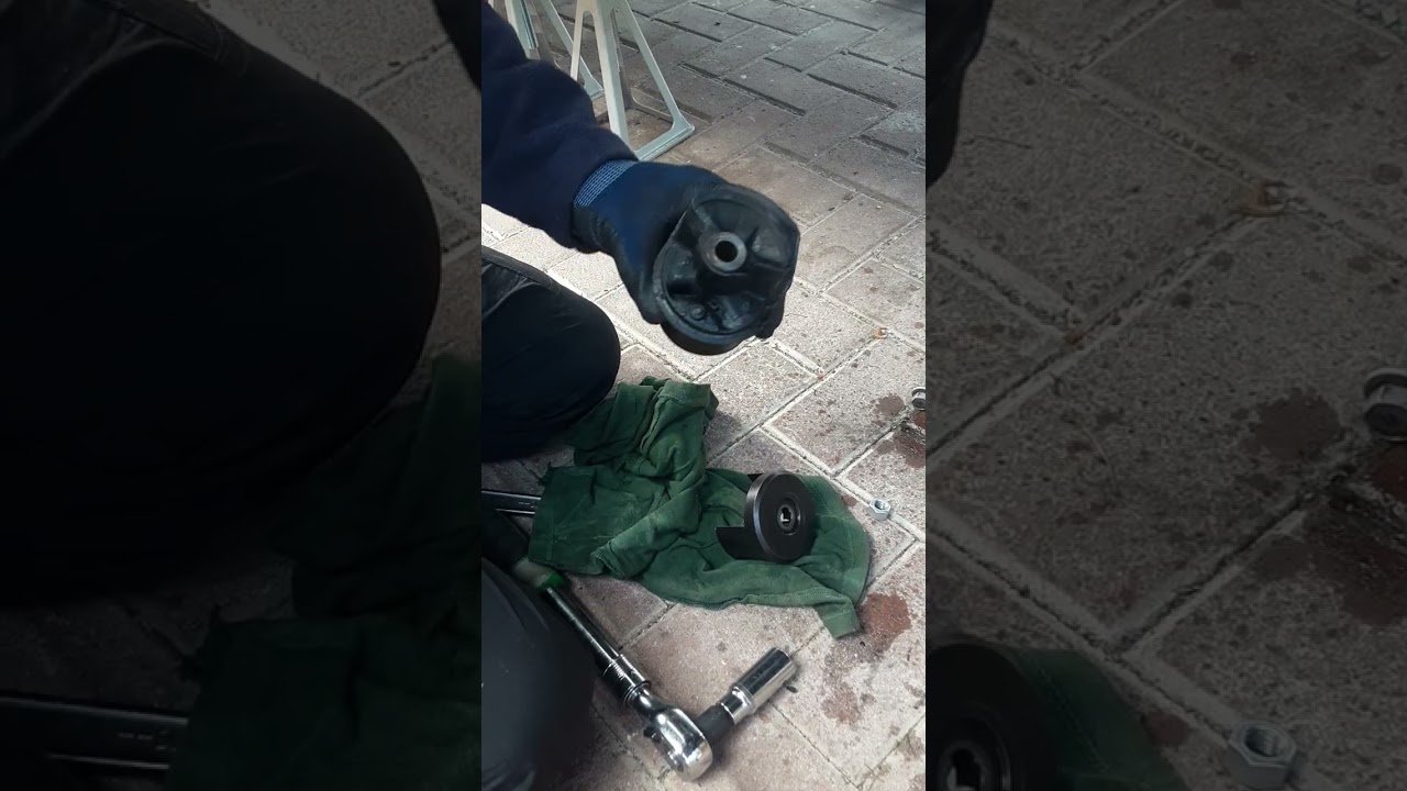 Replacing Rear Axle suspension bushing for Toyota (Yaris, Sienta,  Raum..) using proper toyota tool