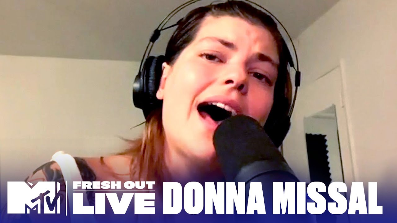 Donna Missal Performs “Let You Let Me Down” Live! | 