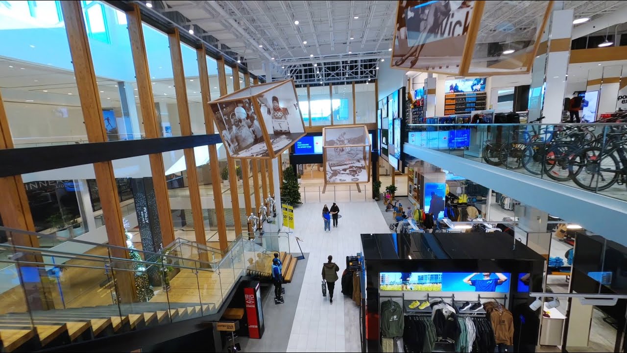 Sports Expert Laurier - Visite du magasin en drone FPV