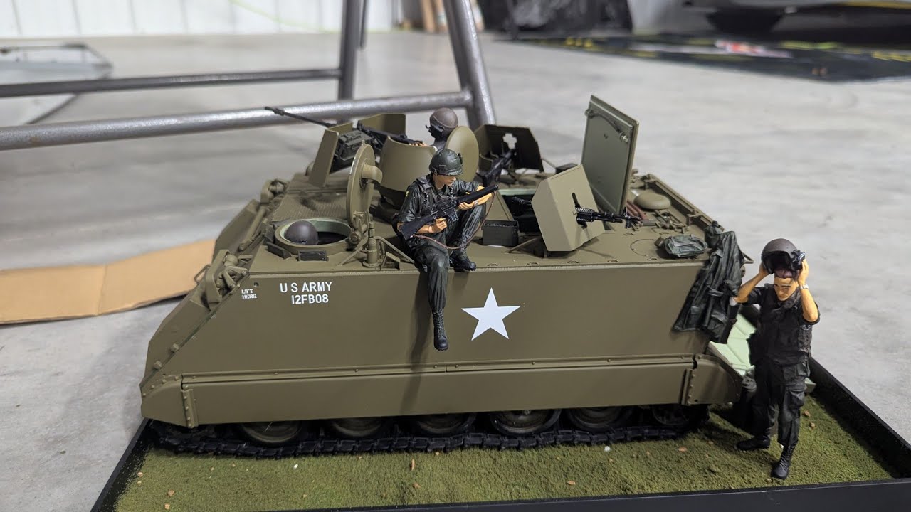 Building 1/16 scale model of a M113, figures and base