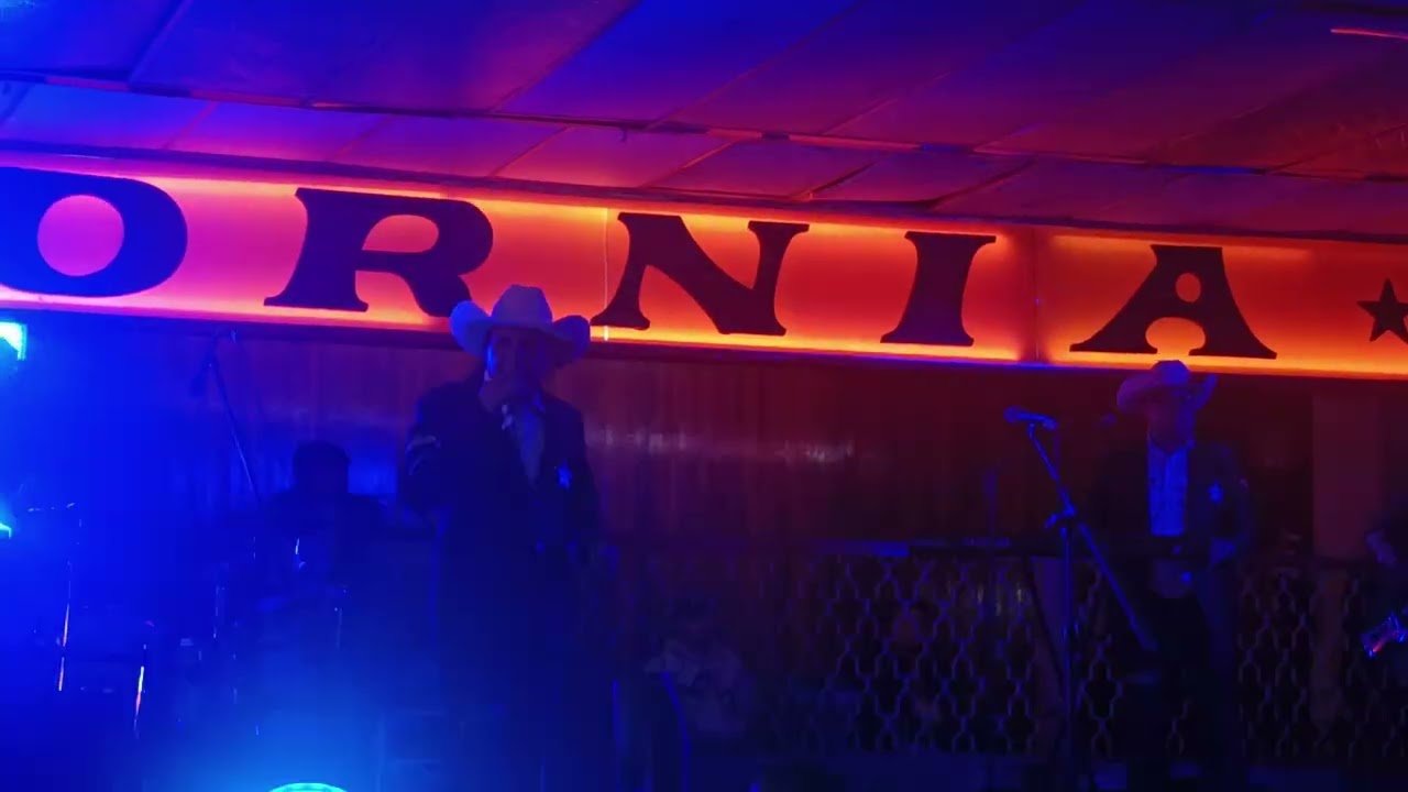 La Migra Pa que Son Paciones En Salón California Dancing Club 