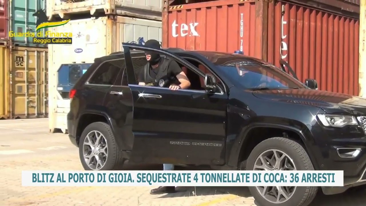 BLITZ AL PORTO DI GIOIA. SEQUESTRATE 4 TONNELLATE DI COCA: 36 ARRESTI