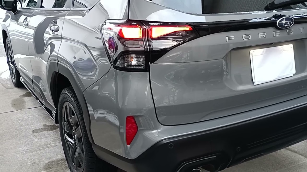 【新型フォレスター】解錠のときのリヤテールランプの光具合。