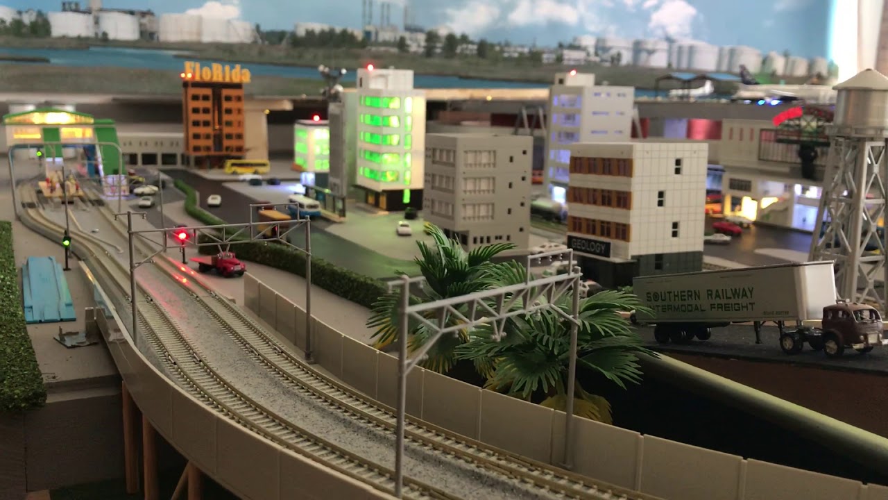 1:200 Airport & N-Scale City (under construction)