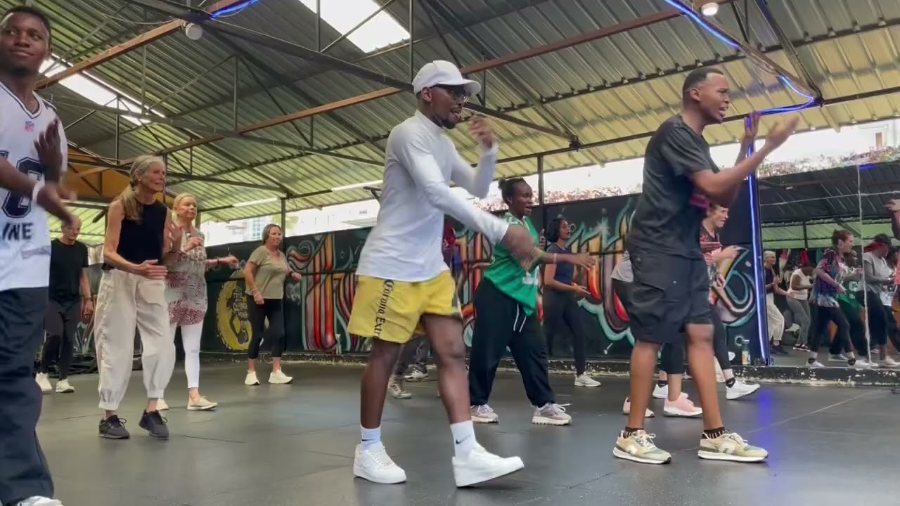 @thedancelabacademy guest instructor Wheez Fit teaching us Donjo Maber 😊😊😊