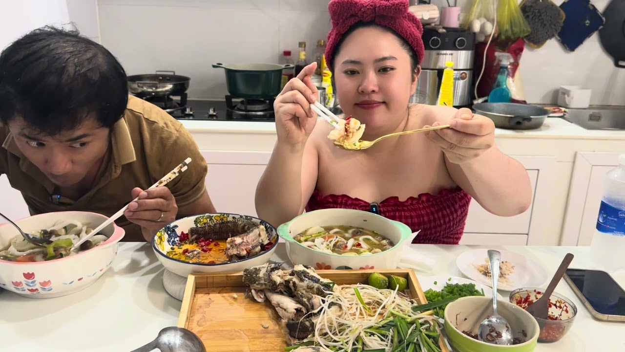 Bánh canh cá lóc cùng vợ chồng em nha
