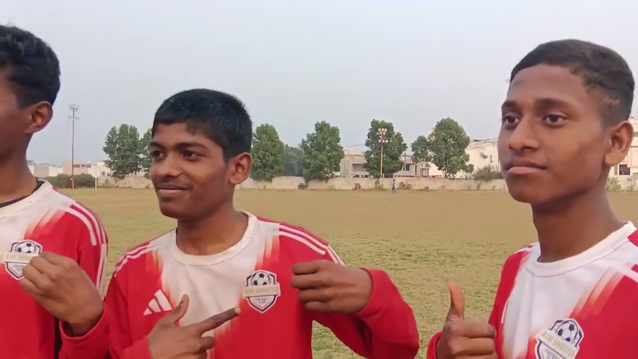 Guys aaj full enjoy with barwni 😆🫡#video #comedyfilms #trending #vlog #funny #viral 