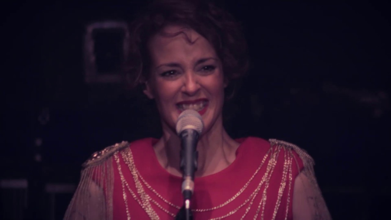 Vega - La Reina Pez (Diario de Una Noche en Madrid)