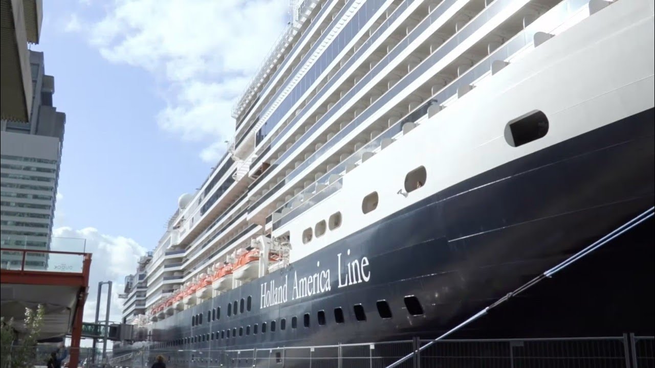 Cruiseschip Rotterdam VII ontvangt eerste passagiers | Een kijkje aan boord