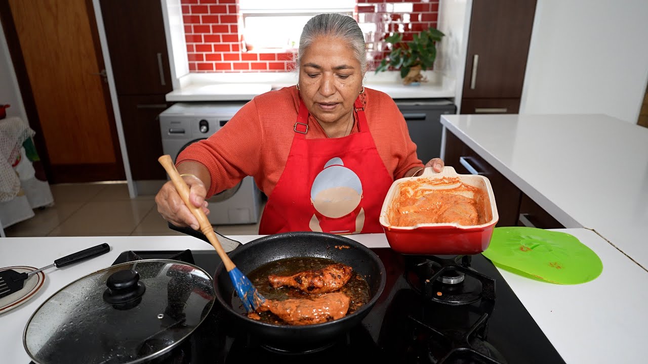 Making quick and delicious chicken tikka - street food at home!