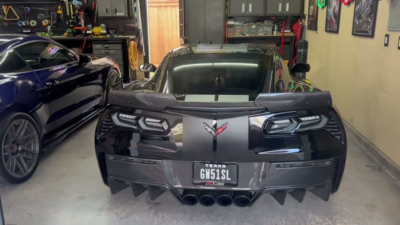 Cold start & exhaust comparison.  C7 Z06 LT4 versus Mustang GT 5.0 Coyote.  Headers & full exhaust 